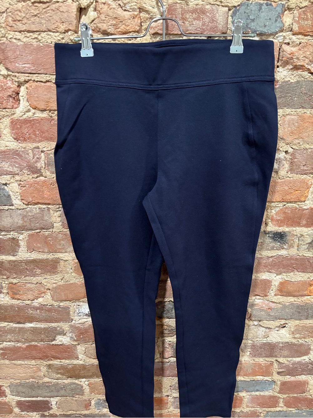 Brass women’s navy ponte knit pants size large inseam 28”